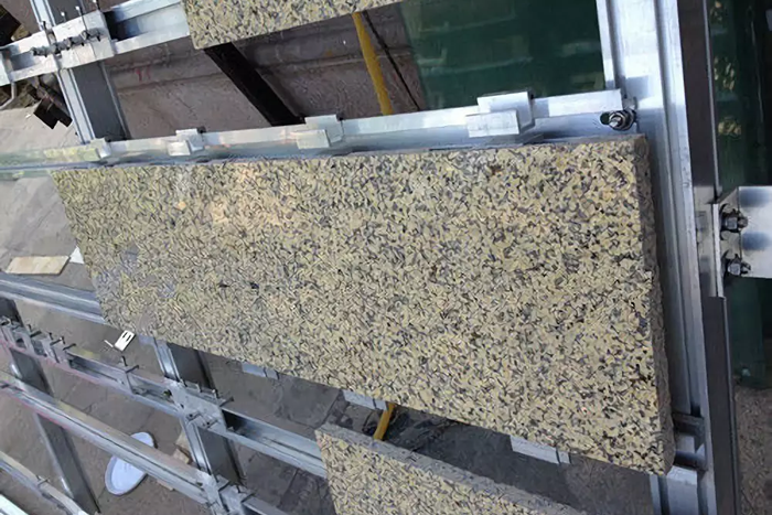 石材悬挂怎样预防锈黄呢?
???