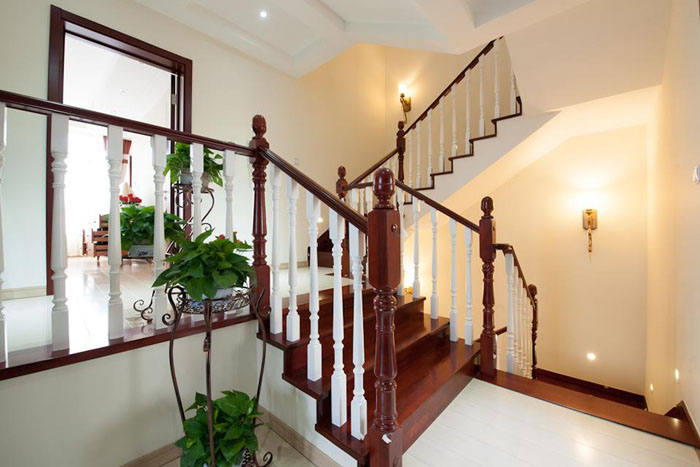 别墅楼梯石材楼梯尺寸、宽度、坡度怎样盘算?