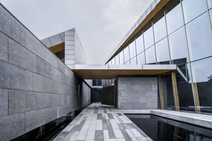 石材幕墙的质量怎样磨练呢?